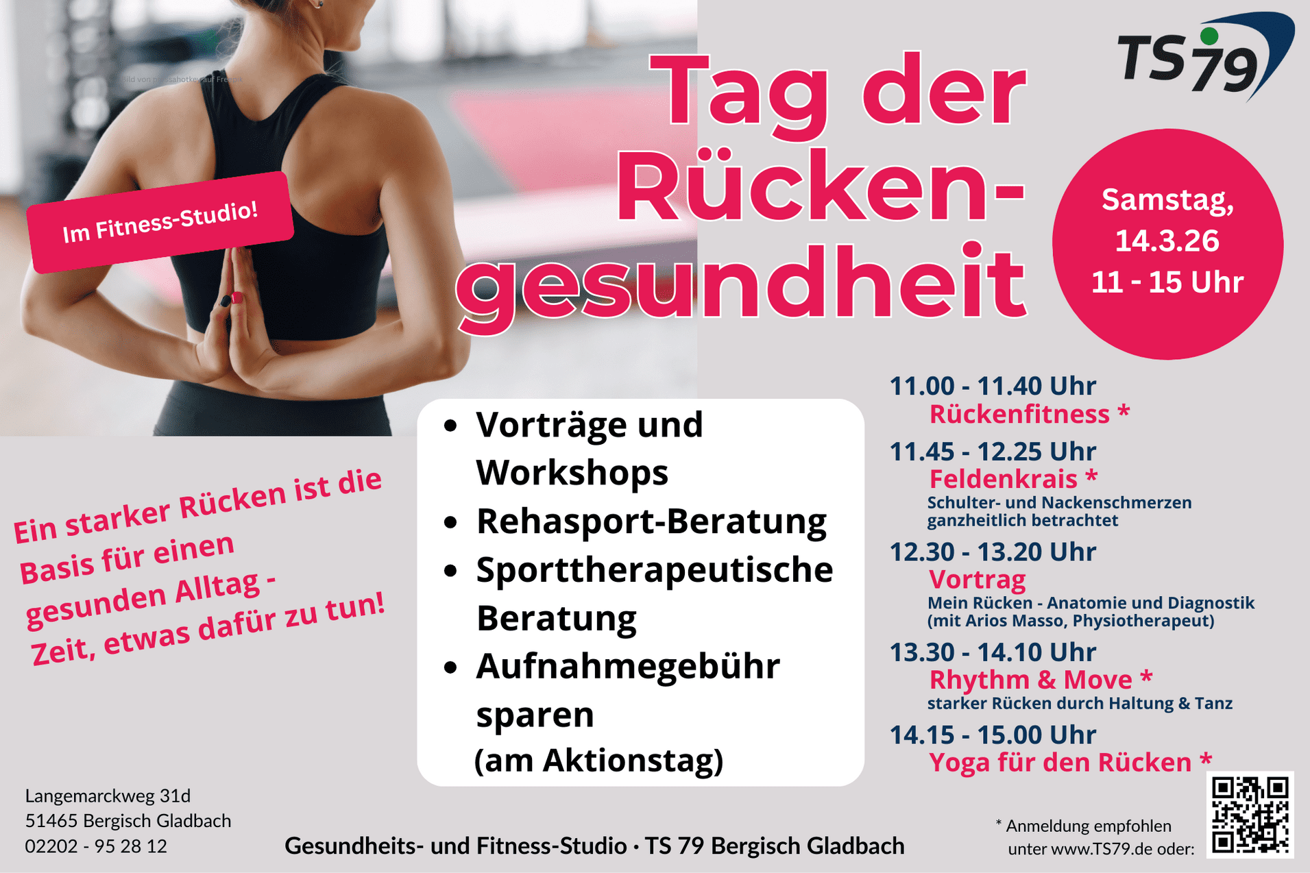 Frau in Sportbekleidung präsentiert Yoga-Posen vor einem Plakat zum „Tag der Rückengesundheit“.